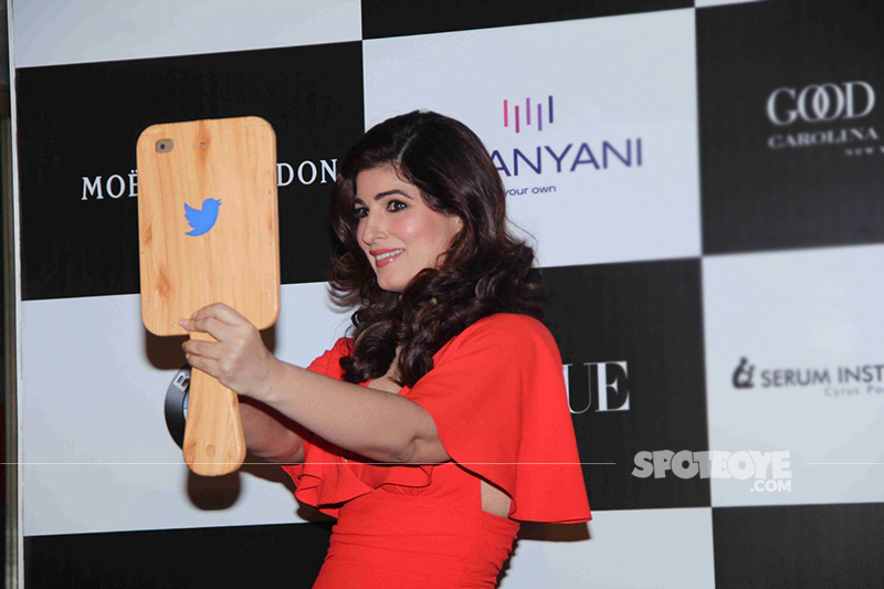 twinkle khanna takes a selfie