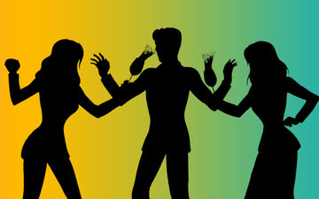 Two Heroines Splash Wine And Abuses On Each Other In Superstar's Bash