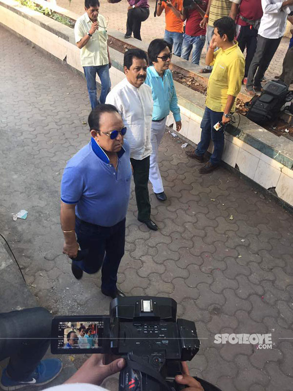 udit narayan at funeral