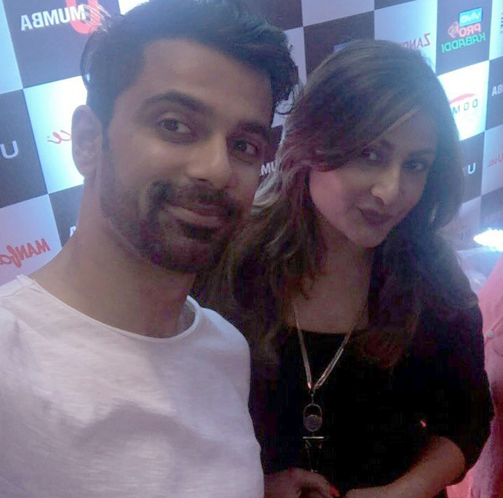 urvashi dholakia and anuj sachdeva pose for a candid picture