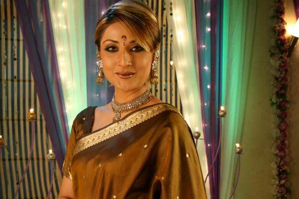 urvashi dholakia as komolika