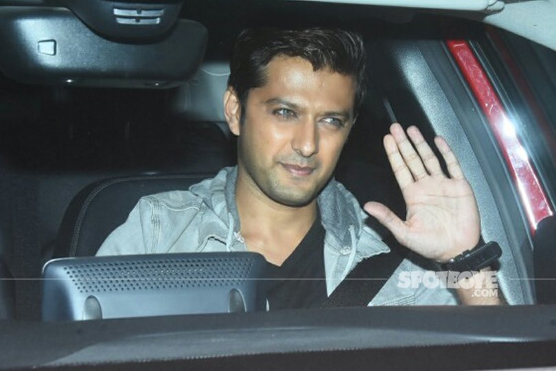 vatsal seth waves to the media