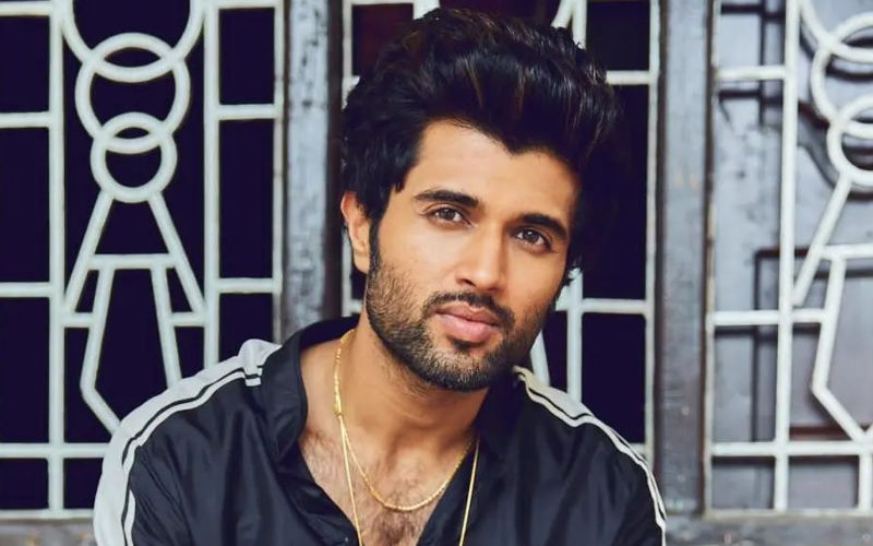 WHAT! Vijay Deverakonda Announces An All-Expenses Paid Vacation As A Christmas Gift For His 100 Fans- DEETS INSIDE