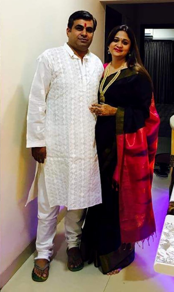 vikas sachdeva with wife divya sachdeva