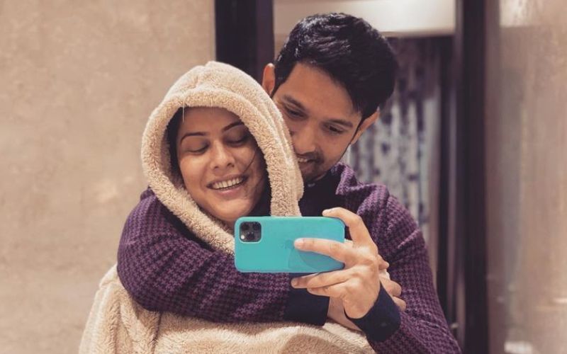 Vikrant Massey's PDA For Fiancée Sheetal Thakur Is Adorbs; Says, 'Thank You For Choosing Me To Be A Part Of Your Life'