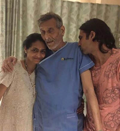 vinod khanna pic in the hospital 