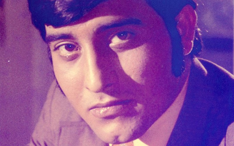 Vinod Khanna Was The First Bollywood Star To Get A Vanity Van