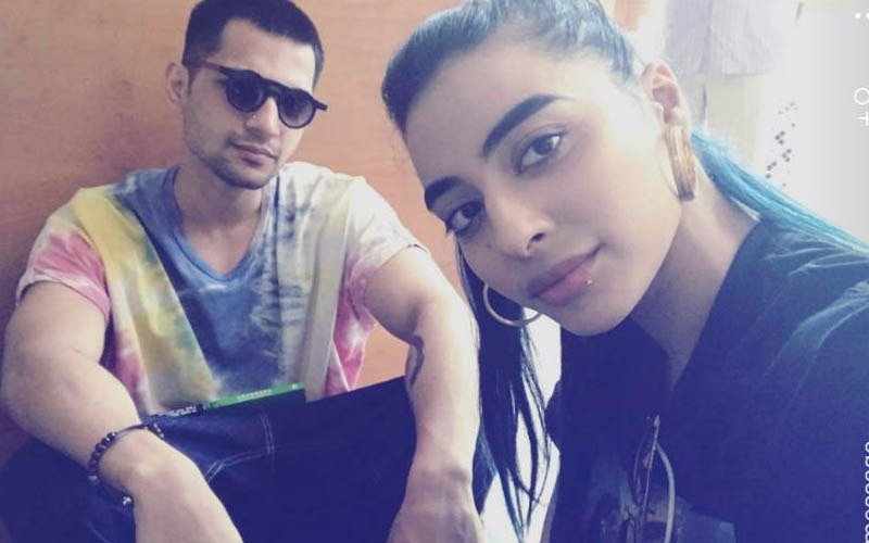 After Cupping Therapy, VJ Bani & Yuvraj Thakur Head For A Romantic Holiday