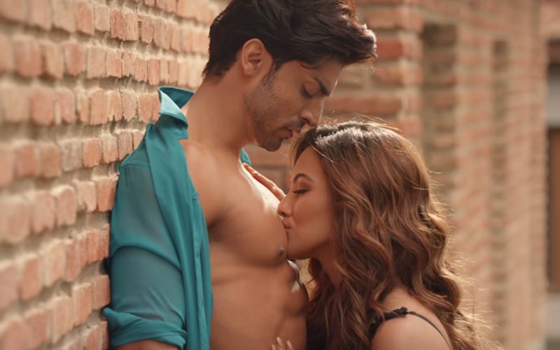 Another Soft Porn Dose From Sana Khan In Wajah Tum Ho Title Track