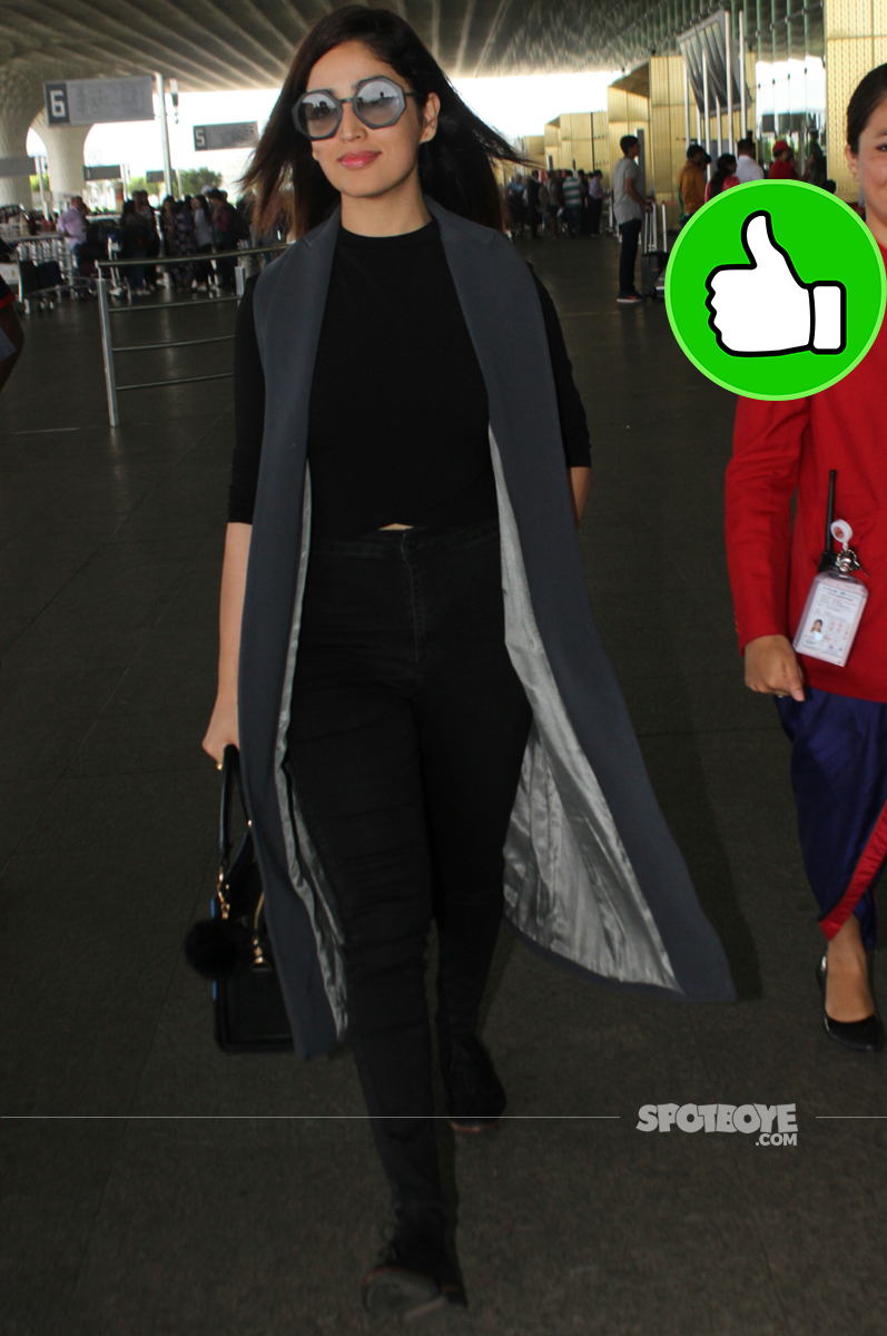 yami gautam snapped at the airport